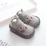 chaussettes chausson bebe confortables et sures pour petits pieds 717