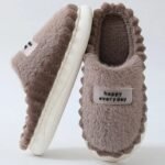 chaussons antiderapants happy day pour confort et securite taupe 341