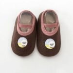 chaussons bebe en tissu tricote pour un maintien aux pieds optimal 970