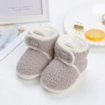 chaussons douillets en polaire pour bebe avec fermeture a scratch 511
