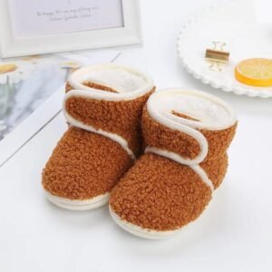 chaussons douillets en polaire pour bebe avec fermeture a scratch 538