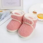 chaussons douillets en polaire pour bebe avec fermeture a scratch 878