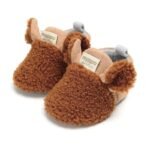 chaussons en coton doux avec semelle antiderapante pour bebe brun 135