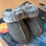 chaussons en cuir avec finition exterieure et fourrure naturelle 130