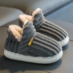 chaussons fille antiderapants confort et service client assure bleu 304