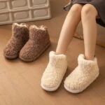 pantoufles style bottine en laine de mouton confort et chaleur 248